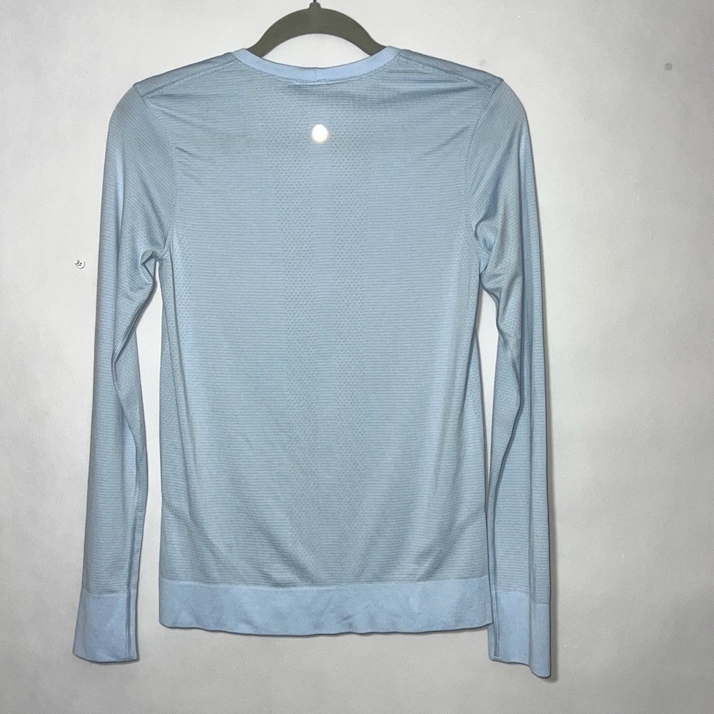 Lululemon Women long sleeve Swiftly Tech in Haze Blue Shirt - Picture 5 of 11